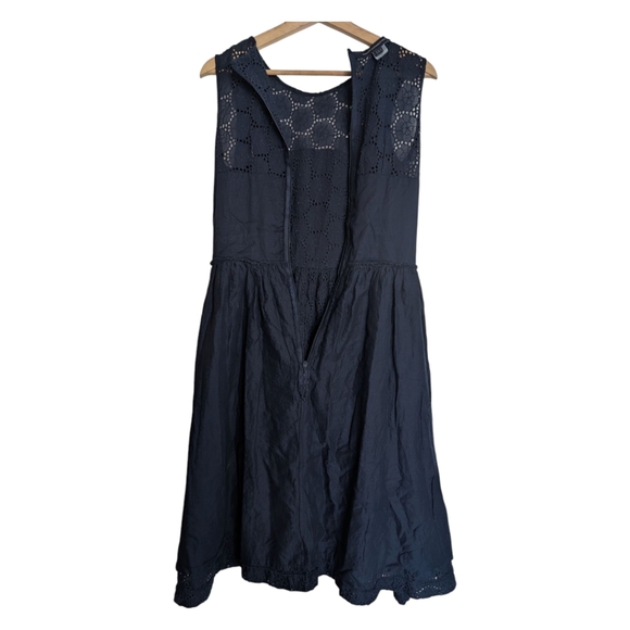 French Connection fit and flare cotton Embroidered Eyelet navy midi dres… - Picture 11 of 16
